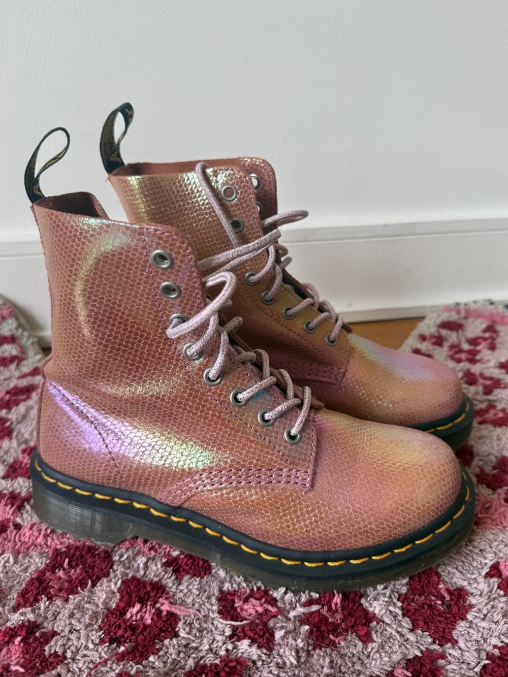 RARE Dr. Martens 1460 Pascal Pink Iridescent Pink Mermaid Boots, NIB, US Size 6 - Picture 2 of 9